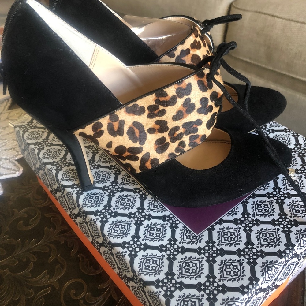 Black suede  heel with leopard print